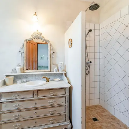 La Maison De Marie - Provence Estézargues