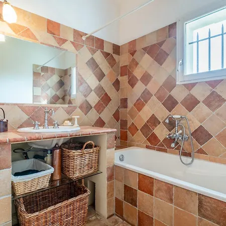 La Maison De Marie - Provence Bed & Breakfast 3*